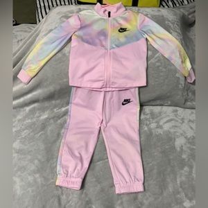 NIKE: Toddler Girl, 3T, two-piece set